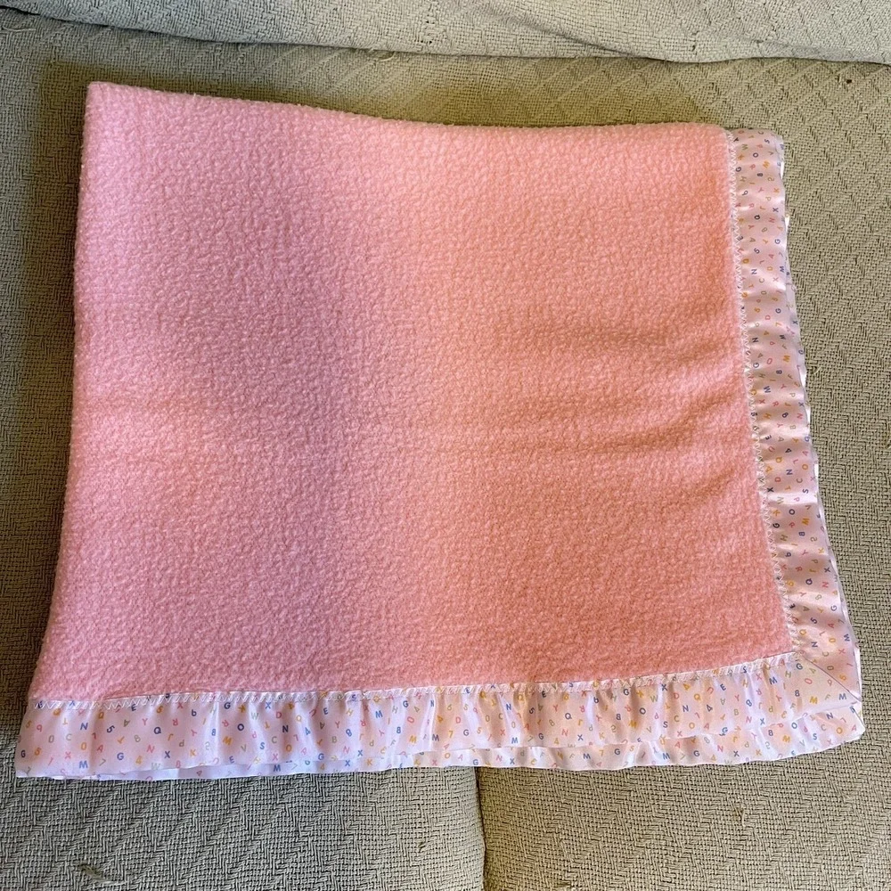 Vintage Pink Satin Trim Acrylic Baby Blanket‎ ABCs USA Beacon Nursery Crib